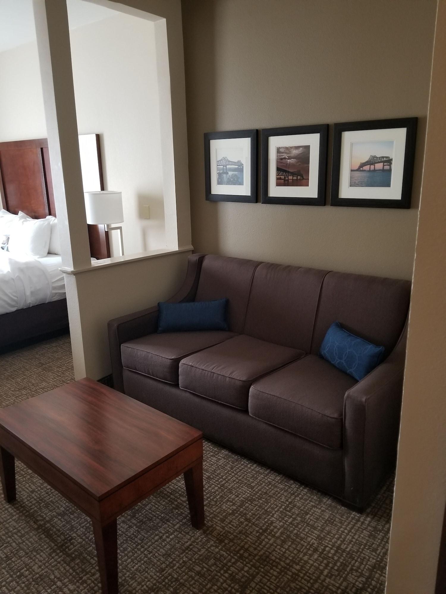 Sonesta Essential - Baton Rouge Airport Hotel Exterior photo