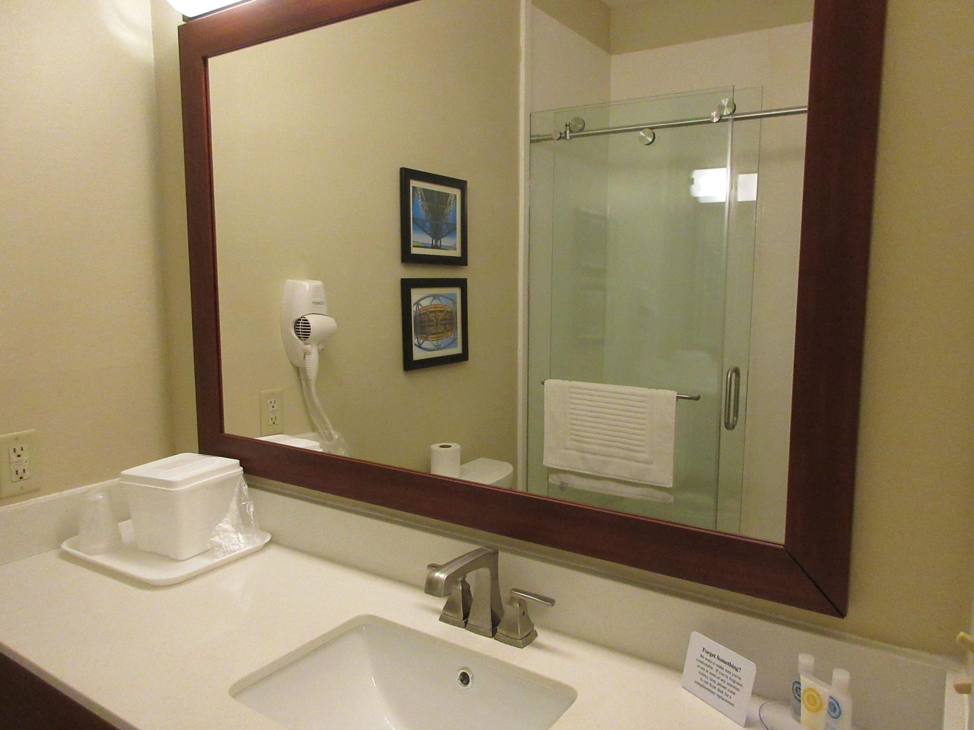 Sonesta Essential - Baton Rouge Airport Hotel Exterior photo
