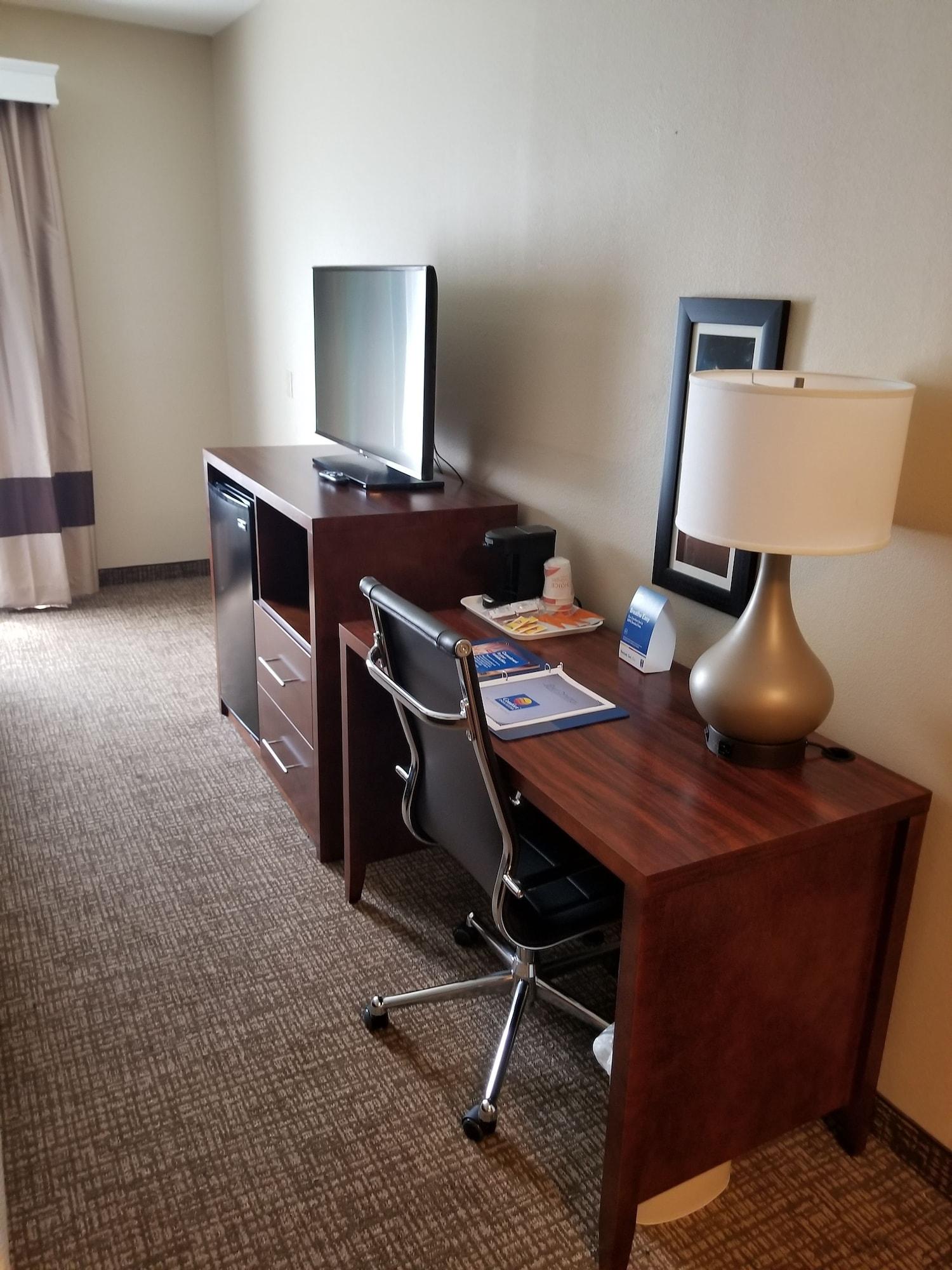 Sonesta Essential - Baton Rouge Airport Hotel Exterior photo
