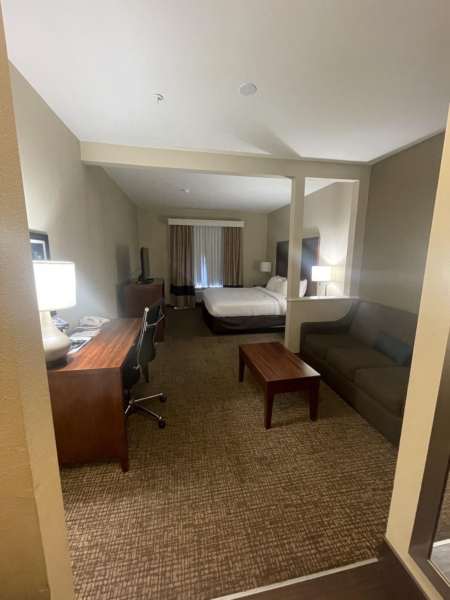 Sonesta Essential - Baton Rouge Airport Hotel Exterior photo