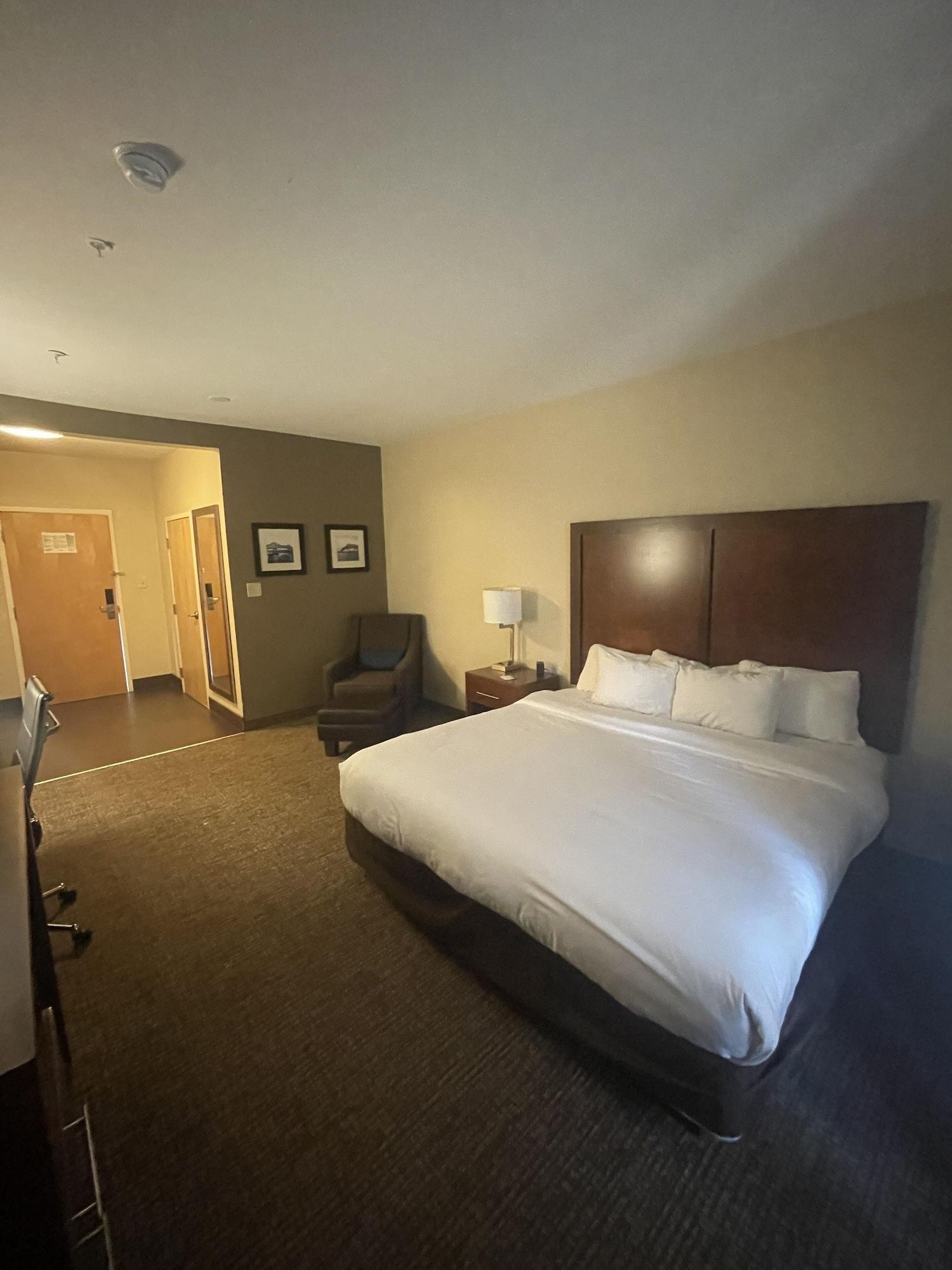 Sonesta Essential - Baton Rouge Airport Hotel Exterior photo