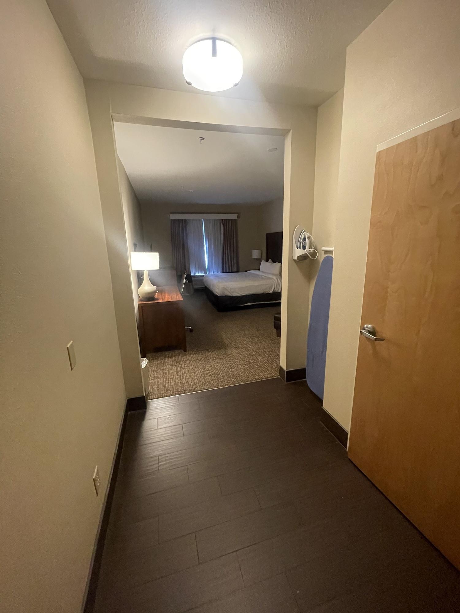 Sonesta Essential - Baton Rouge Airport Hotel Exterior photo
