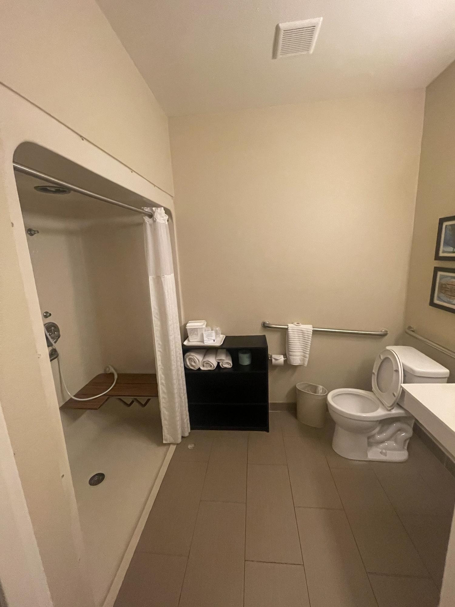 Sonesta Essential - Baton Rouge Airport Hotel Exterior photo