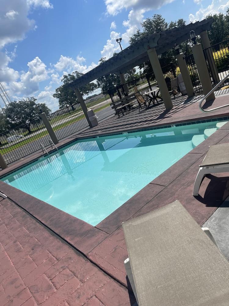 Sonesta Essential - Baton Rouge Airport Hotel Exterior photo
