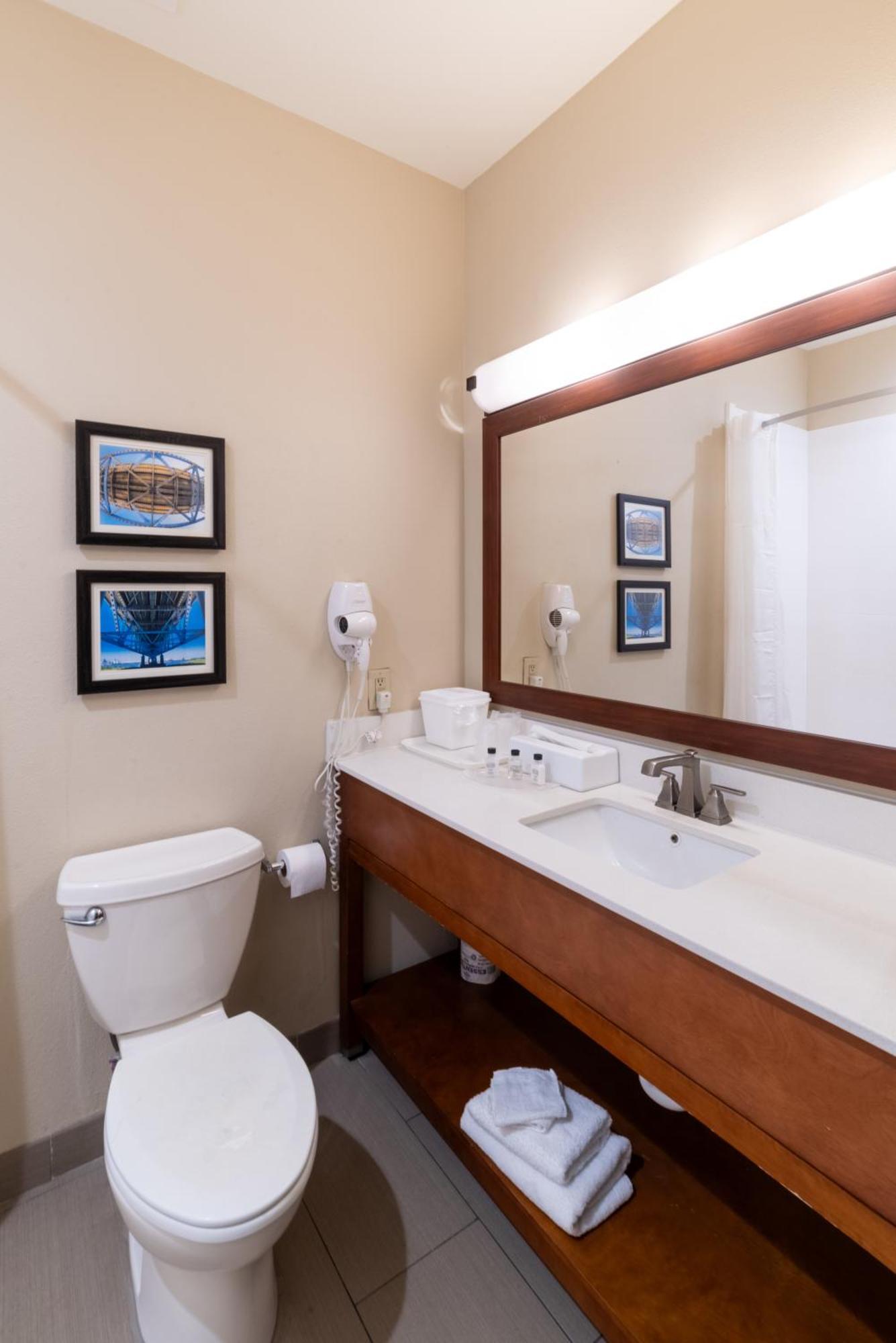 Sonesta Essential - Baton Rouge Airport Hotel Exterior photo